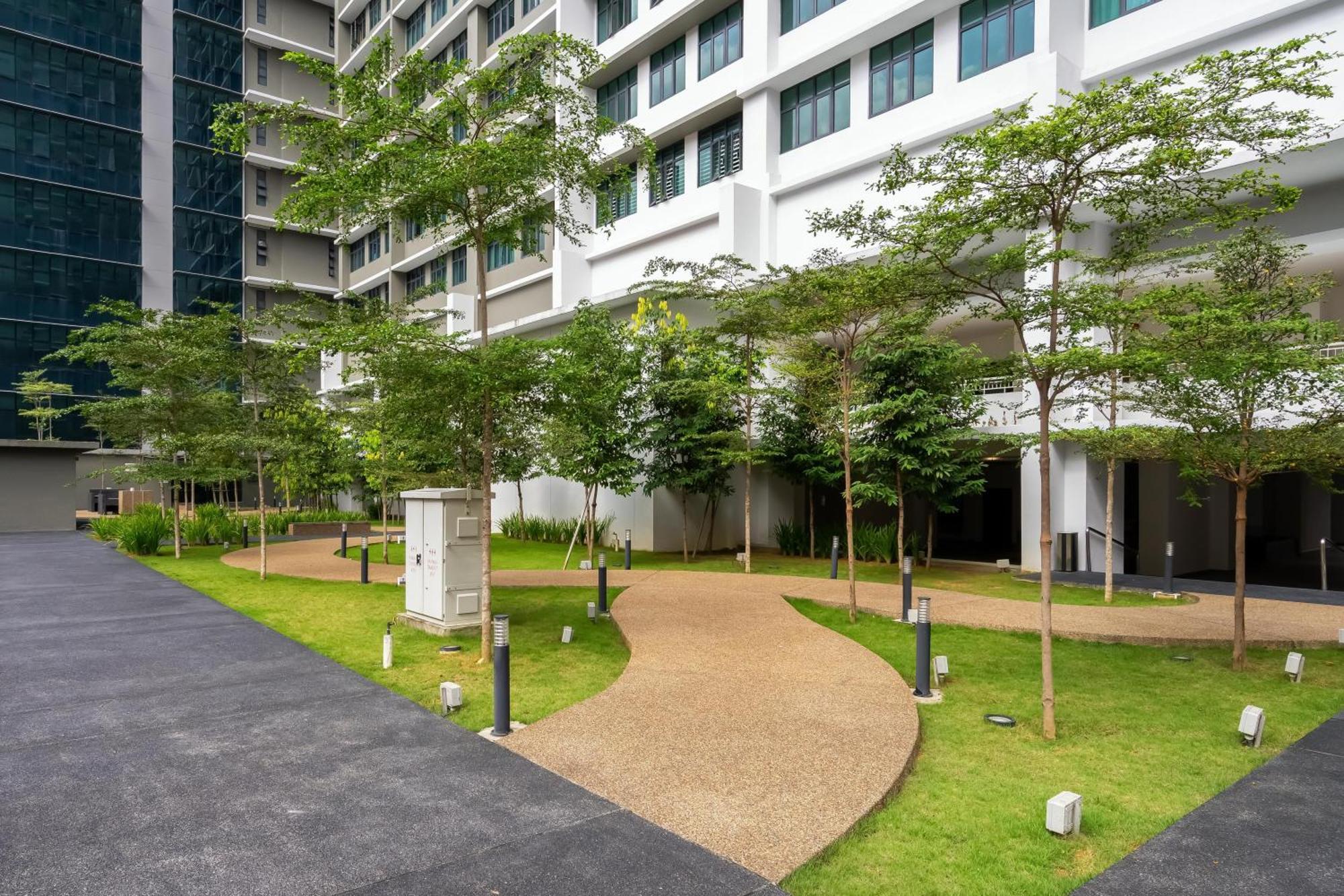 Cozy With Klcc View & 1 Min To Lrt Station *