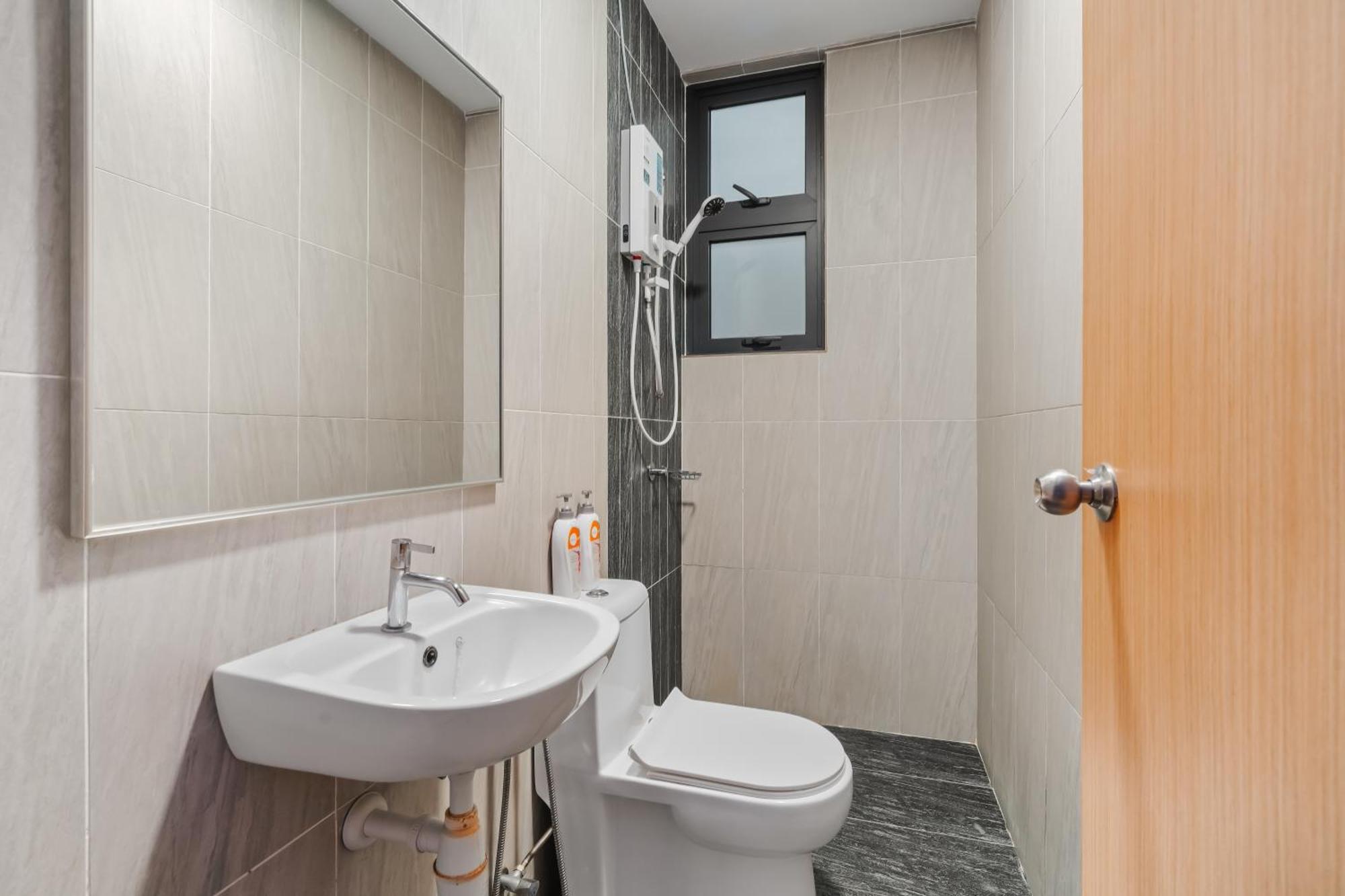 Cozy With Klcc View & 1 Min To Lrt Station Pangsapuri