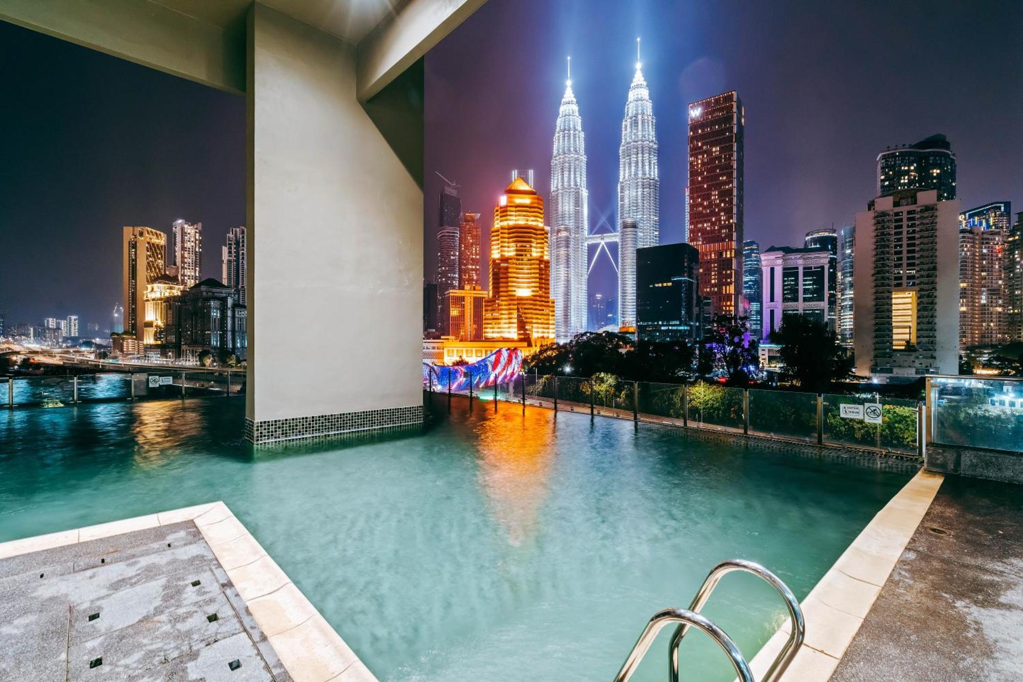 Cozy With Klcc View & 1 Min To Lrt Station * Kuala Lumpur